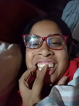 Snapshot of gatinha20257 chatting on June 22, 2:02 am gatinha20257 online show from June 22, 2:02 am