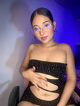 iamkyliewest online show from March 21, 8:19 am