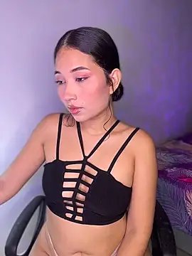 iamkyliewest online show from March 22, 6:39 am