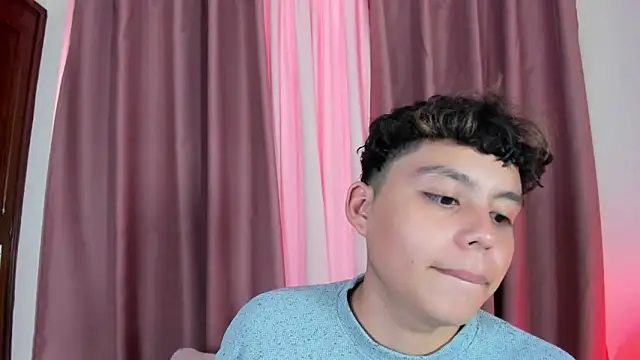 Snapshot of chico_medusa chatting on March 21, 8:23 pm chico medusa online show from March 21, 8:23 pm