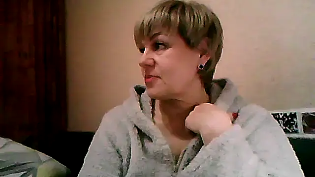 Snapshot of TatkaYang chatting on March 28, 8:41 pm TatkaYang online show from March 28, 8:41 pm