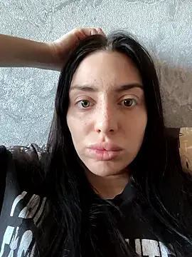 MishellKins online show from March 29, 1:00 pm