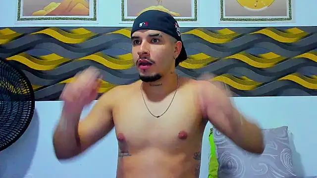 Snapshot of Leon_Hotx chatting on March 17, 11:57 am Leon Hotx online show from March 17, 11:57 am