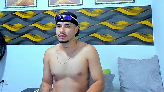 Snapshot of Leon_Hotx chatting on March 25, 7:20 pm Leon Hotx online show from March 25, 7:20 pm