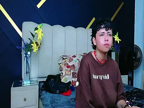 Snapshot of NikiEvanz chatting on March 30, 2:23 am NikiEvanz online show from March 30, 2:23 am