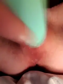 Snapshot of rosemagique25 chatting on April 6, 1:47 am rosemagique25 online show from April 6, 1:47 am