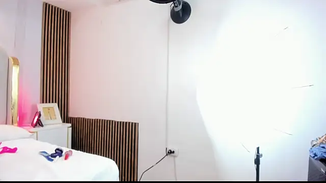 Snapshot of cintya_evans chatting on March 28, 8:08 pm cintya evans online show from March 28, 8:08 pm