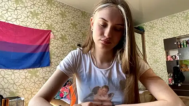 Alyssa Thornwod online show from March 31, 6:14 am