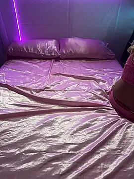 Snapshot of Shynesse21 chatting on April 1, 1:41 pm Shynesse21 online show from April 1, 1:41 pm