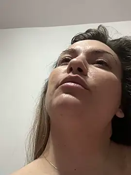 Snapshot of SweetCurvess chatting on March 16, 11:53 pm SweetCurvess online show from March 16, 11:53 pm