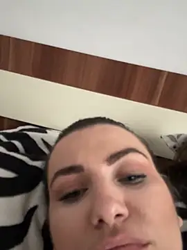 Snapshot of SweetCurvess chatting on March 22, 3:37 pm SweetCurvess online show from March 22, 3:37 pm