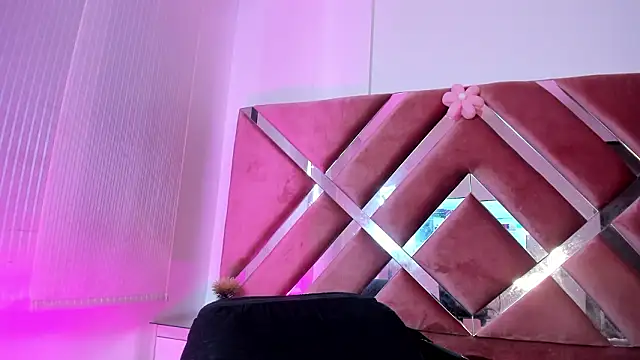 Zoe Evaanss  online show from March 27, 7:57 pm