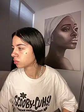 Snapshot of afrodita_pinkk chatting on March 28, 3:44 pm afrodita pinkk online show from March 28, 3:44 pm