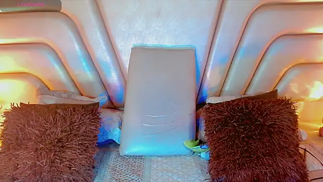 Snapshot of tiifannysexyhot chatting on March 22, 1:53 am tiifannysexyhot online show from March 22, 1:53 am