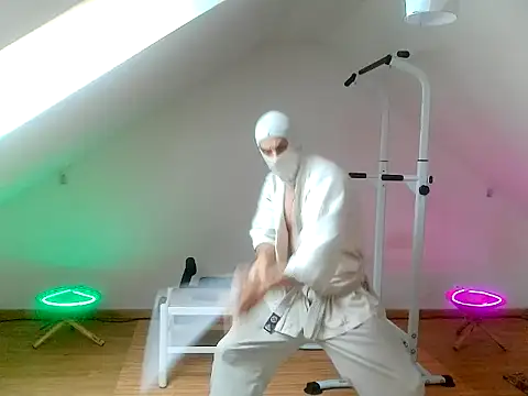 NinjaLaser online show from May 18, 11:49 am