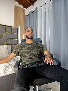 Oliver bigblack cock online show from April 1, 7:33 pm