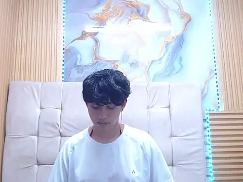 Snapshot of mauren_icarus chatting on March 13, 8:37 pm mauren icarus online show from March 13, 8:37 pm