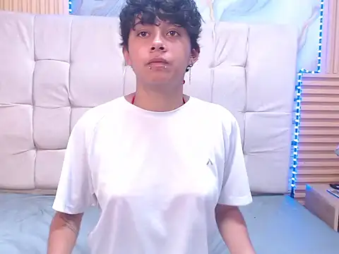 Snapshot of mauren_icarus chatting on March 15, 8:59 pm mauren icarus online show from March 15, 8:59 pm