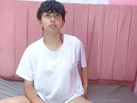 Snapshot of mauren_icarus chatting on March 25, 7:31 pm mauren icarus online show from March 25, 7:31 pm