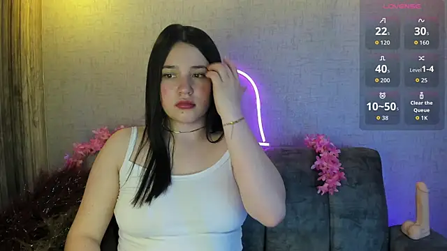 Julieth Caandy online show from May 15, 12:01 pm