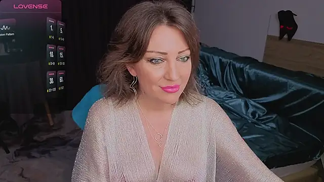 Snapshot of Sirena_Fly chatting on May 21, 9:44 pm Sirena Fly online show from May 21, 9:44 pm