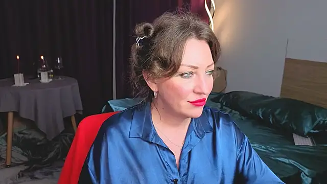 Snapshot of Sirena_Fly chatting on June 25, 10:03 pm Sirena Fly online show from June 25, 10:03 pm