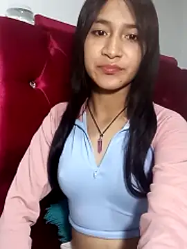 Snapshot of KarolaMendez chatting on April 1, 12:11 am KarolaMendez online show from April 1, 12:11 am