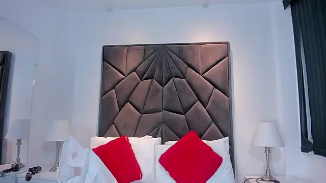 Snapshot of Amelie_Fabulous_ chatting on March 22, 11:35 am Amelie Fabulous online show from March 22, 11:35 am