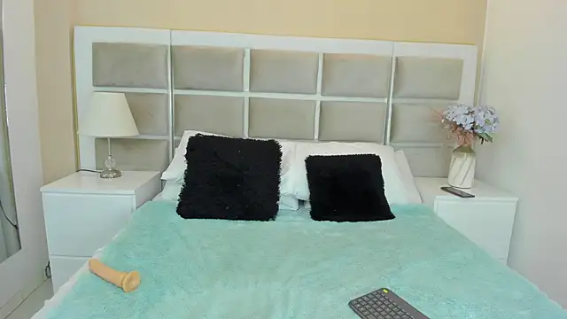 Snapshot of Amelie_Fabulous_ chatting on March 26, 1:28 pm Amelie Fabulous online show from March 26, 1:28 pm