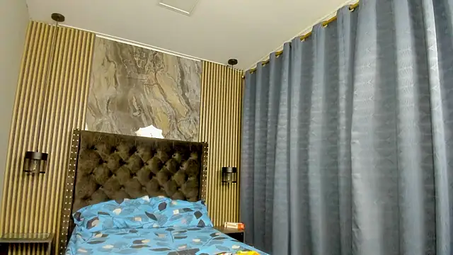 miss sophiaxxx online show from March 29, 2:00 am