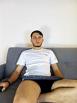 Snapshot of TommyYoung77 chatting on March 21, 3:11 am TommyYoung77 online show from March 21, 3:11 am