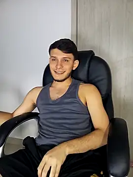 Snapshot of TommyYoung77 chatting on March 25, 6:08 am TommyYoung77 online show from March 25, 6:08 am