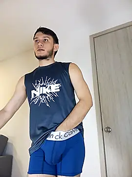 Snapshot of TommyYoung77 chatting on March 29, 1:16 am TommyYoung77 online show from March 29, 1:16 am