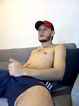 Snapshot of TommyYoung77 chatting on March 31, 8:04 am TommyYoung77 online show from March 31, 8:04 am