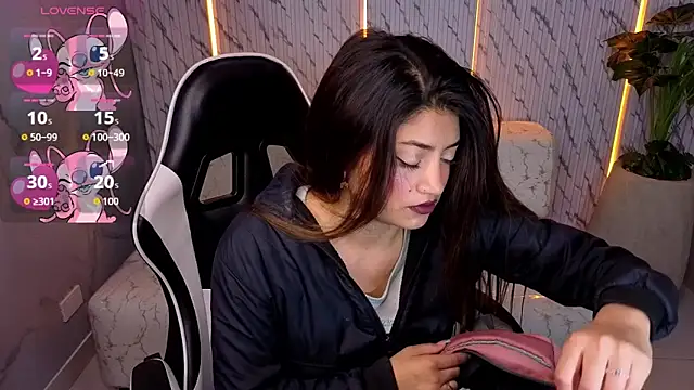 Lia queen tx online show from March 22, 2:37 am