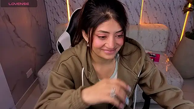 Lia queen tx online show from March 27, 3:01 am