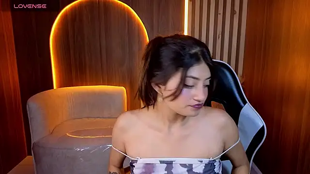 Lia queen tx online show from May 16, 3:14 am