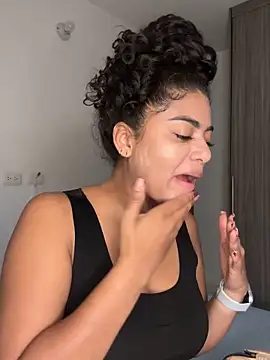 karlymonroe online show from April 21, 8:44 pm