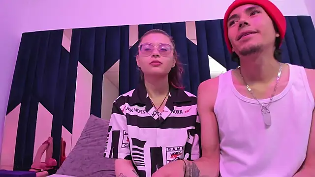 Snapshot of KikyoAndDrey chatting on March 23, 2:54 pm KikyoAndDrey online show from March 23, 2:54 pm