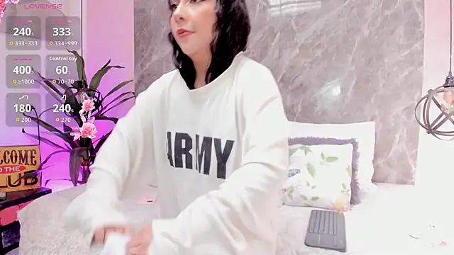 Megan Stein online show from April 1, 7:55 pm