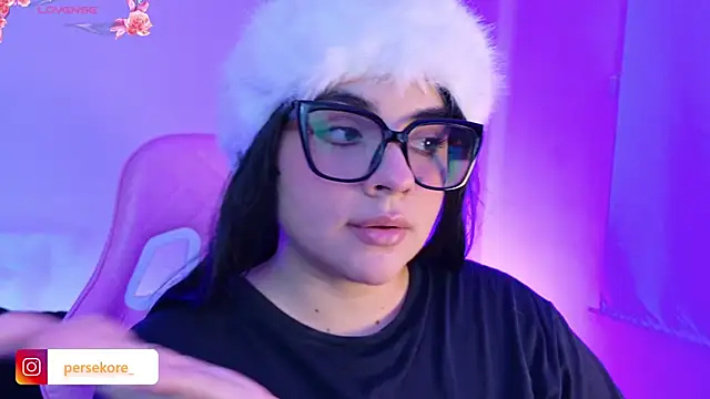 its persy online show from March 29, 8:53 pm