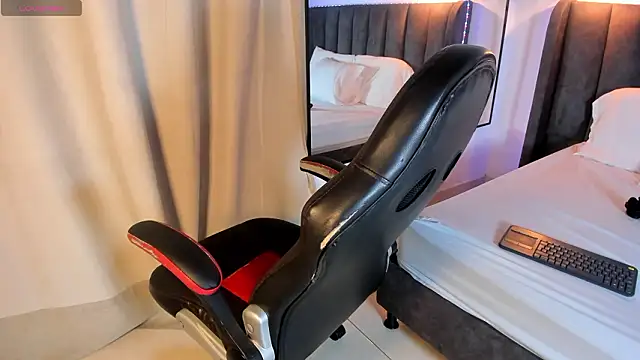 selena  smith1 online show from March 21, 8:19 am