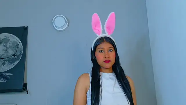 TaniaTaylor   online show from March 30, 12:50 pm