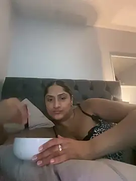 Snapshot of SexyRiri_ chatting on March 19, 2:48 am SexyRiri online show from March 19, 2:48 am