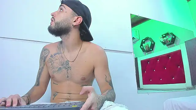 RyanJaramillo online show from March 27, 10:31 pm