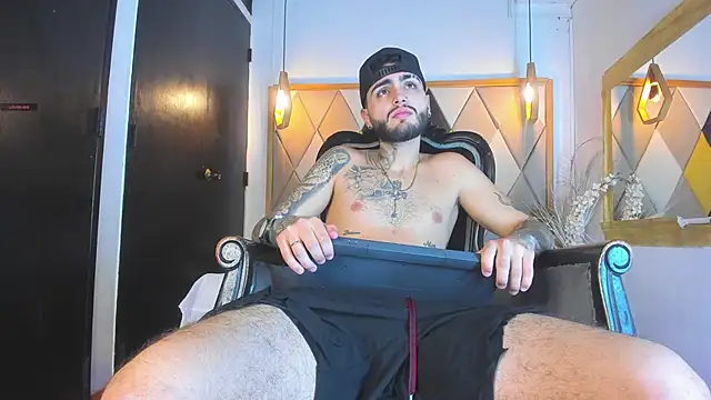 RyanJaramillo online show from April 4, 8:39 pm