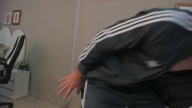 Snapshot of Thiago_2003_ chatting on March 19, 8:13 pm Thiago 2003 online show from March 19, 8:13 pm