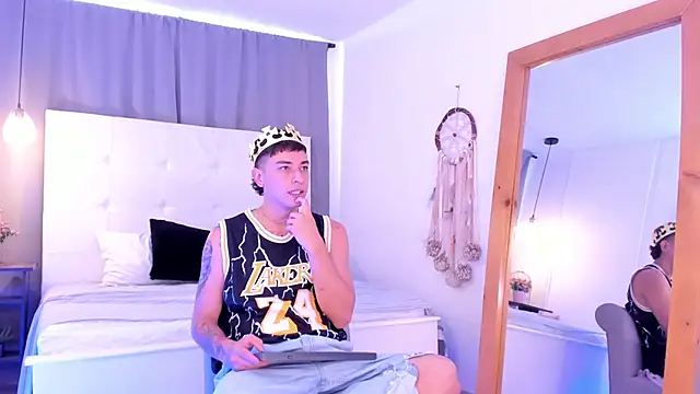 Snapshot of Thiago_2003_ chatting on April 1, 1:41 pm Thiago 2003 online show from April 1, 1:41 pm