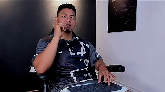 Snapshot of Floyd212_Vibes chatting on March 18, 3:20 am Floyd212 Vibes online show from March 18, 3:20 am