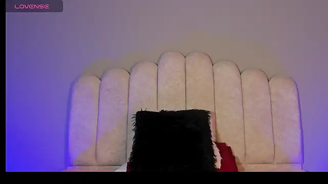 latinlove2005 online show from April 23, 1:40 am